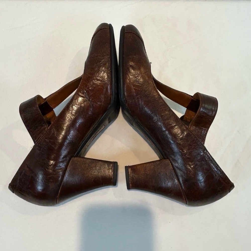Born BOC Chestnut Brown Leather Mary Jane Style T Strap Heels - Picture 8 of 11